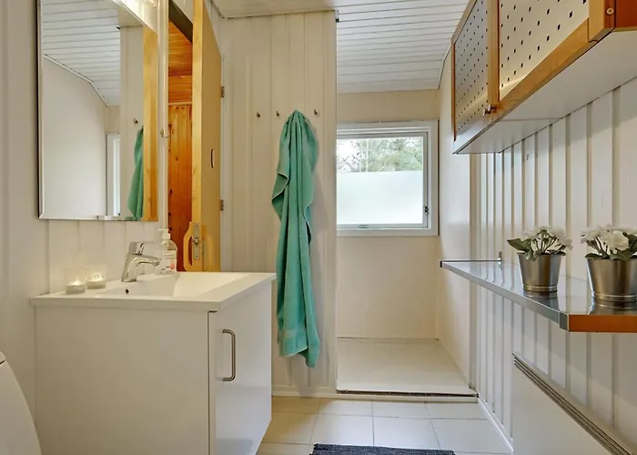 Tove - 1-5km From The Sea By Interhome